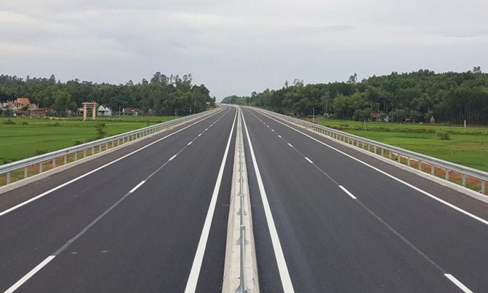 Thực hiện "5 rõ", quyết tâm hoàn thành 3.000 km đường bộ cao tốc