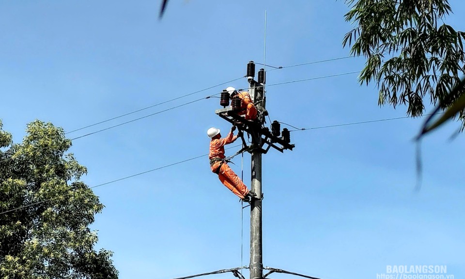 Bảo đảm vận hành lưới điện ổn định, hạn chế sự cố trong thời tiết bất thường