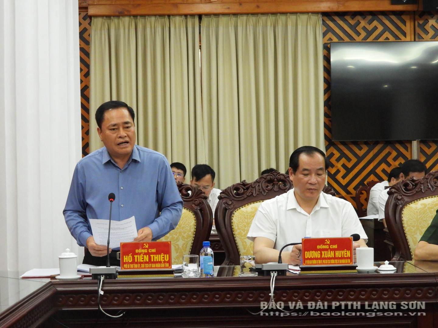 Đồng chí Hồ Tiến Thiệu, Phó Bí thư Tỉnh ủy, Chủ tịch UBND tỉnh phát biểu tại hội nghị