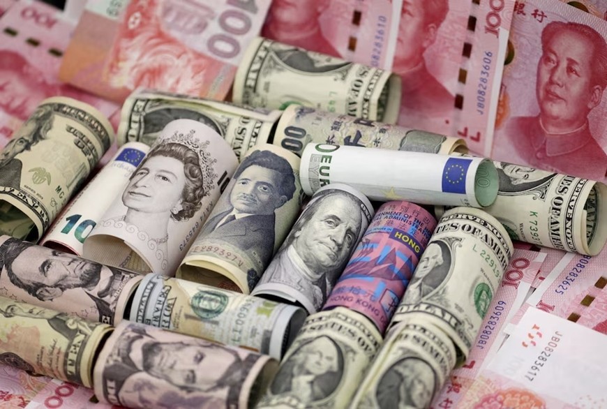 Tỷ giá USD hôm nay, 25-4: Đồng USD quay đầu giảm. Ảnh: Reuters