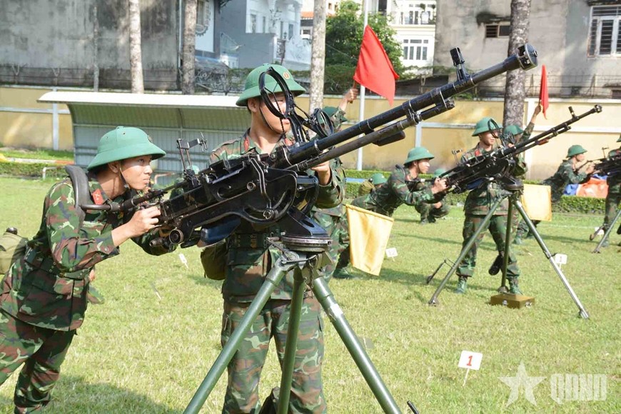 Khẩu đội 12,7mm, Trung đoàn Gia Định luyện tập.