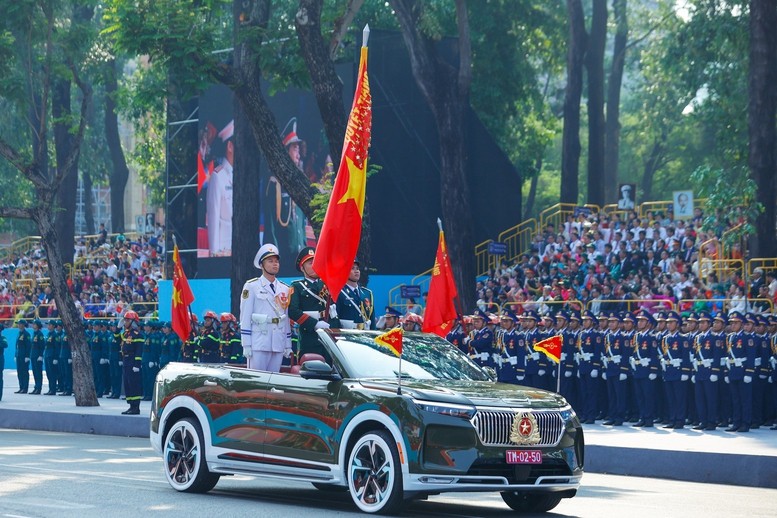 Xe Quân kỳ Quyết thắng - Ảnh: VGP/Nhật Bắc