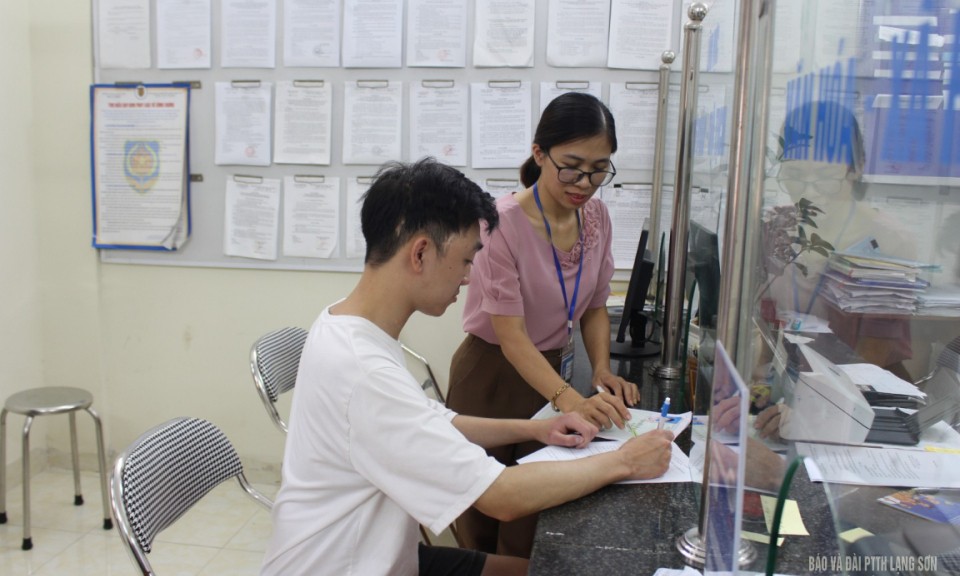 Học Bác gần dân, vì dân