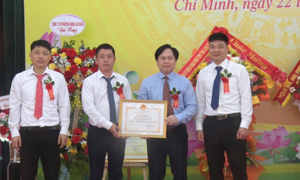 Xã Chí Minh (Tràng Định) đón Bằng công nhận đạt chuẩn nông thôn mới