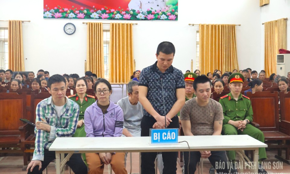 Ma túy "ẩn mình" trong những gói hàng vô hại