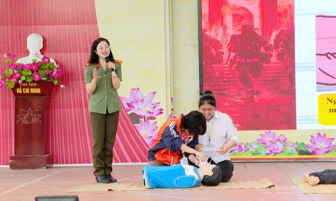 Trường THPT Cao Lộc tuyên truyền kỹ năng phòng, chống đuối nước cho hơn 1.600 học sinh, cán bộ, giáo