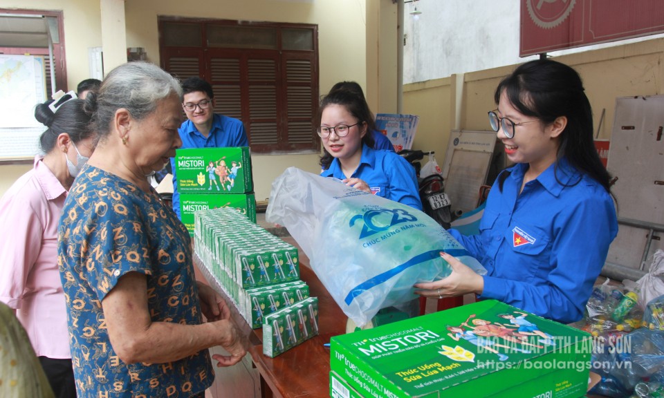 Tự  hào tiến bước