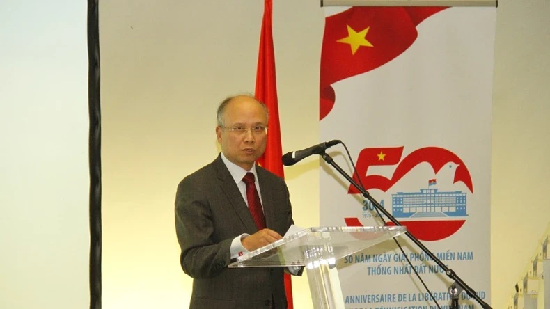 Đại sứ Đinh Toàn Thắng nhấn mạnh: Lễ kỷ niệm này là minh chứng sống động cho lòng biết ơn, tình đoàn kết và niềm tin về một tương lai tươi sáng cho quan hệ hữu nghị và hợp tác giữa Việt Nam và Pháp. Tôi tin rằng thế hệ trẻ Việt Nam và Pháp sẽ tiếp tục phấn đấu để gìn giữ và phát huy những di sản giữa tình hữu nghị và hợp tác giữa hai nước.