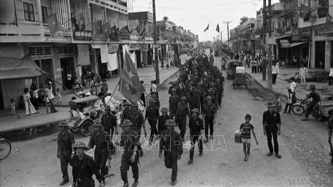 Bộ đội vào giải phóng Cà Mau ngày 1/5/1975. (Ảnh: Hứa Kiểm/TTXVN)