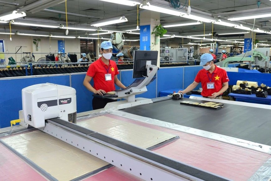 Hoạt động sản xuất tại Tổng công ty Cổ phần May 10.