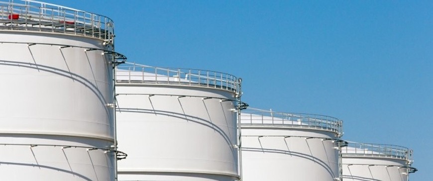 Tính cả tuần, giá dầu Brent giảm hơn 8%, giá dầu WTI lao dốc khoảng 7,7%. Ảnh minh họa: Oilprice