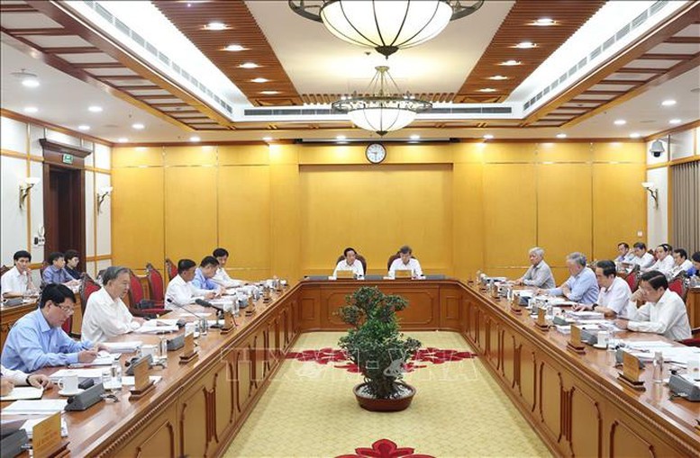 Bộ Chính trị, Ban Bí thư họp triển khai thực hiện sắp xếp tổ chức bộ máy của hệ thống chính trị - Ảnh: TTXVN