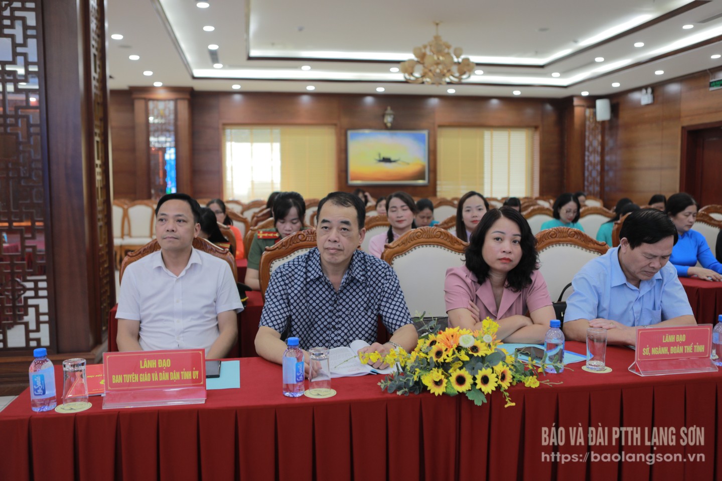 Các đại biểu tham dự hội nghị