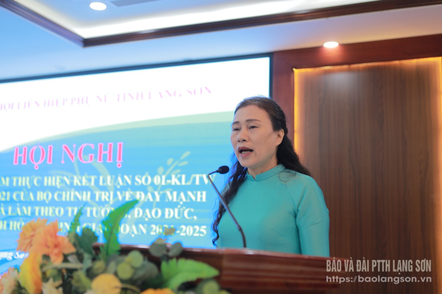 Lãnh đạo Hội LHPN tỉnh phát biểu tại hội nghị