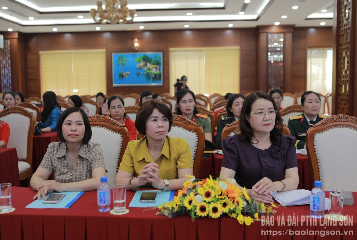 Các đại biểu tham dự hội nghị