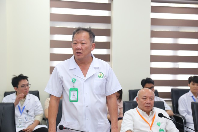 Ông Dương Đức Hùng - Giám đốc Bệnh viện Hữu nghị Việt Đức phát biểu tại Hội thảo. (Ảnh: PV/Vietnam+)