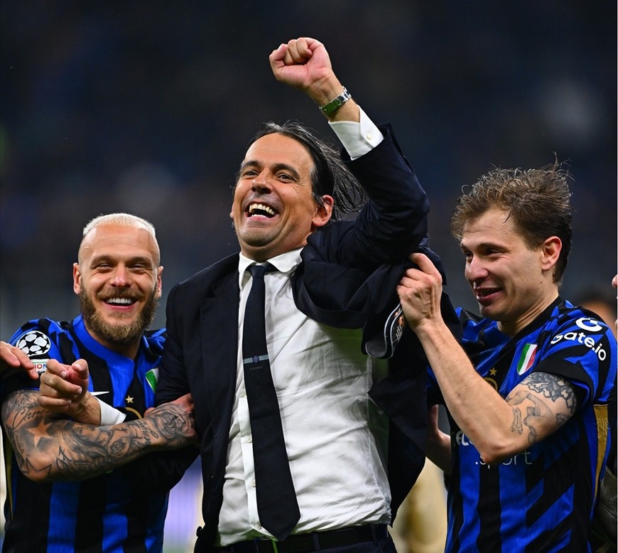 Thầy trò huấn luyện viên Simone Inzaghi mừng tấm vé vào chung kết cúp C1 châu Âu. Ảnh: Inter Milan FC