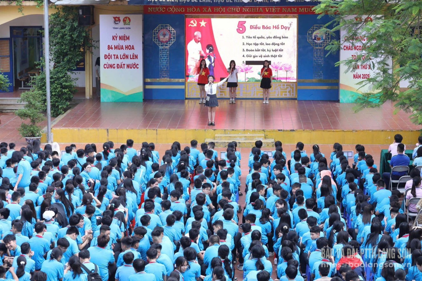 Sinh hoạt đầu tuần kết hợp các hoạt động kỷ niệm 135 năm Ngày sinh Chủ tịch Hồ Chí Minh (19/5/1890 – 19/5/2025) tại Trường THCS Tam Thanh, thành phố Lạng Sơn