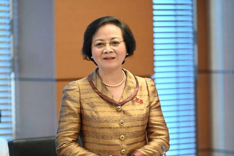 Bộ trưởng Bộ Nội vụ Phạm Thị Thanh Trà phát biểu thảo luận tại tổ 5 (gồm các đại biểu Quốc hội tỉnh Bình Dương, Quảng Nam, Yên Bái)