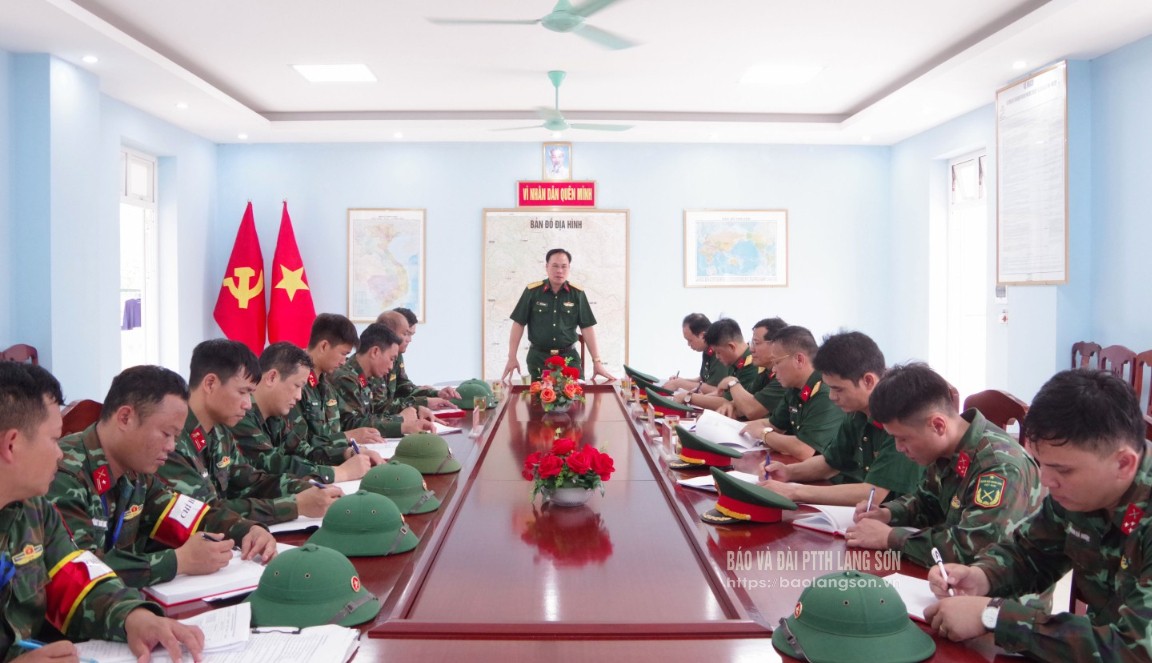 Thủ trưởng Bộ CHQS tỉnh đánh giá rút kinh nghiệm các nội dung tập huấn của Trung đoàn 123