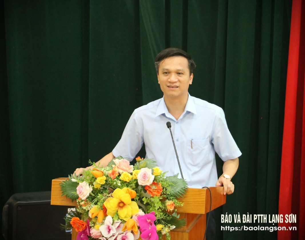Tiến sĩ Phùng Quý Sơn, Hiệu Trưởng Trường Cao đẳng Sư phạm Lạng Sơn phát biểu tại lễ khai giảng