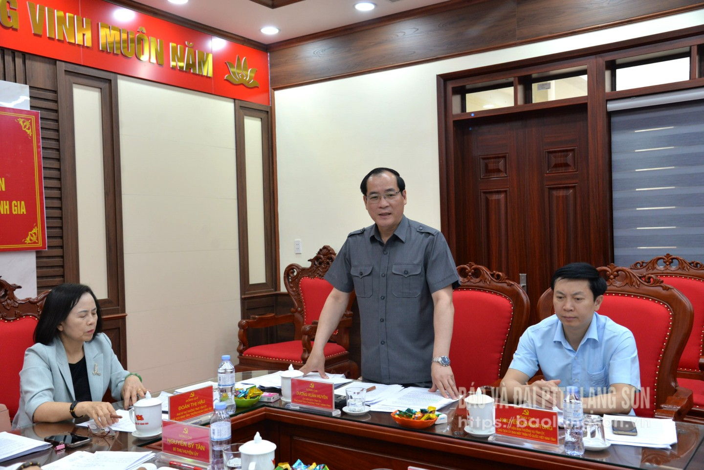 Đồng chí Dương Xuân Huyên, Ủy viên Ban Thường vụ Tỉnh ủy, Phó Chủ tịch Thường trực UBND tỉnh phát biểu tại buổi làm việc