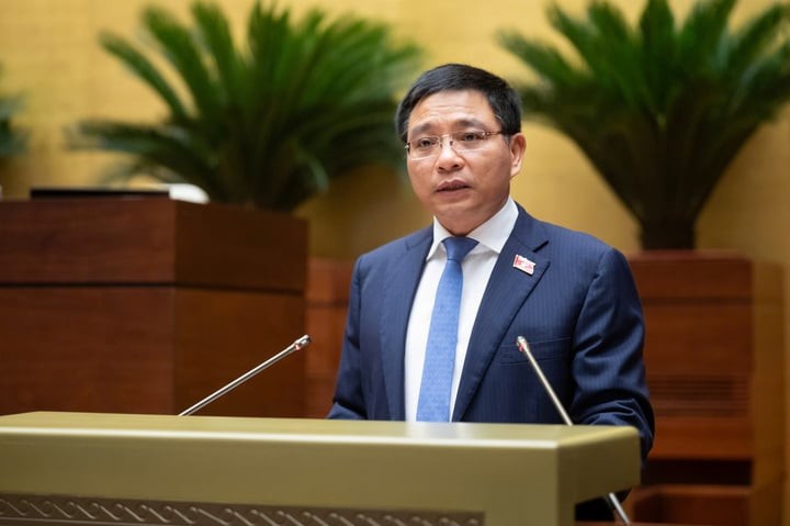 Bộ trưởng Tài chính Nguyễn Văn Thắng phát biểu sáng nay (Ảnh: Quochoi.vn)