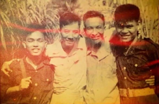 Ông Phạm Ngọc Thảo (thứ hai từ trái qua) trong Ban chỉ huy Tiểu đoàn 410 Tây Nam Bộ tại Cần Thơ năm 1952.