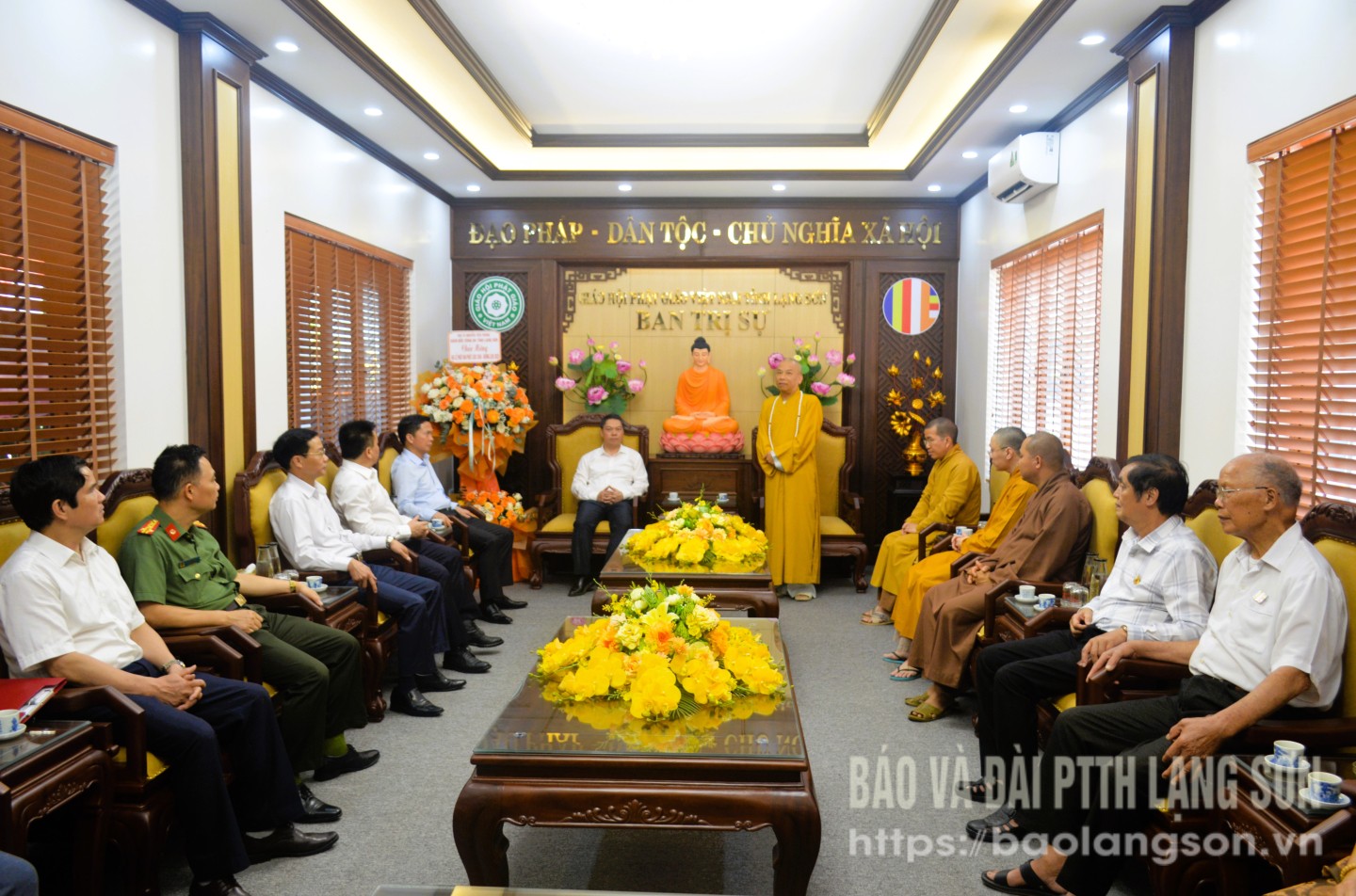 Thượng tọa Thích Quảng Truyền, Trưởng Ban Trị sự Giáo hội Phật giáo Việt Nam tỉnh phát biểu cảm ơn đoàn công tác của tỉnh