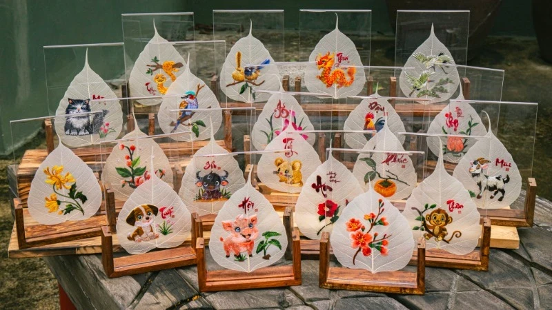 Nghệ thuật thêu trên lá bồ đề vô cùng tỉ mỉ và độc đáo.