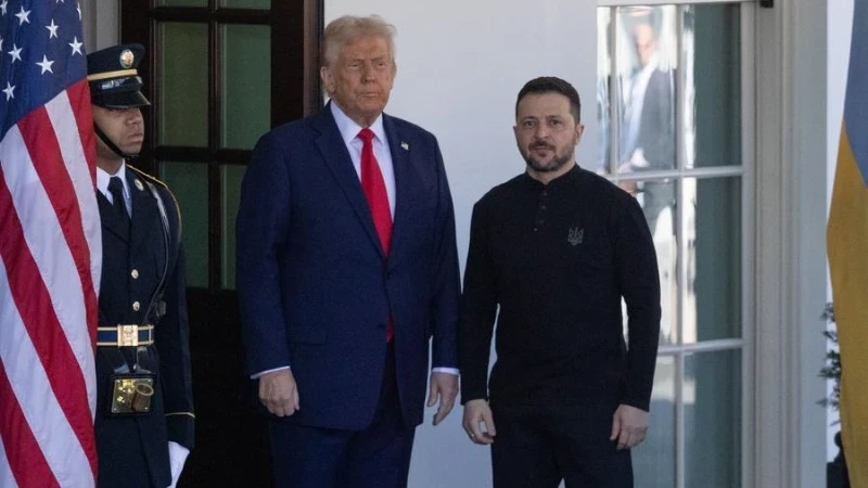 Tổng thống Hoa Kỳ Donald Trump đón Tổng thống Ukraine Volodymyr Zelensky tại Nhà trắng ở Washington, D.C., Hoa Kỳ, ngày 28/2/2025. (Ảnh: Xinhua)
