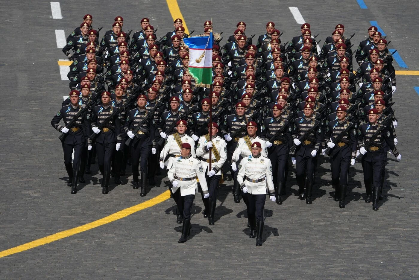 Đoàn Uzbekistan.