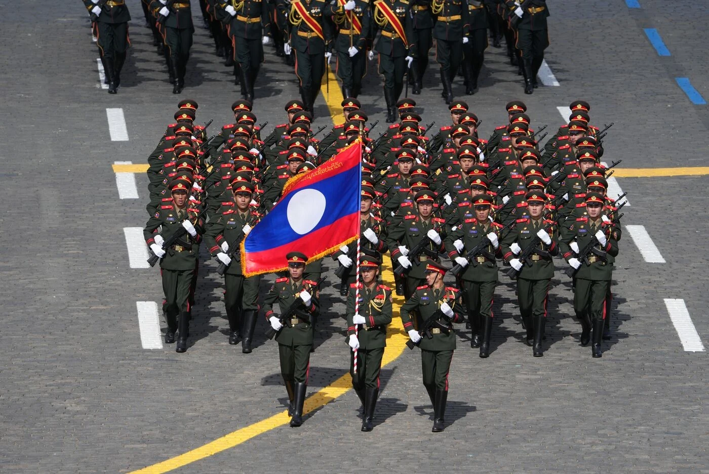 Đoàn Lào.