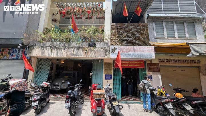 Căn nhà nhỏ nép mình trong con hẻm trên đường Nguyễn Đình Chiểu (Quận 3, TP.HCM), nhìn bên ngoài bình dị như bao ngôi nhà khác, nhưng ẩn sâu bên trong lại là một “pháo đài” bí mật từng cất giấu gần 2 tấn vũ khí, phục vụ chiến dịch Tết Mậu Thân 1968.