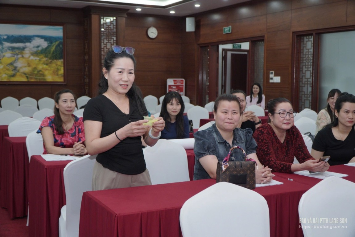 Học viên tham gia thảo luận tại lớp tập huấn
