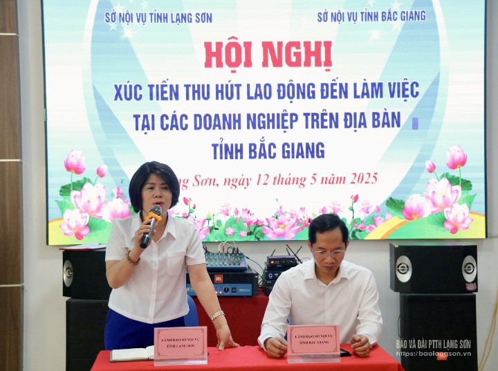Lãnh đạo Sở Nội vụ tỉnh Lạng Sơn phát biểu thảo luận tại hội nghị