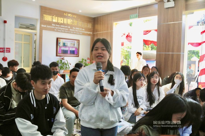 Người lao động phát biểu tại hội nghị