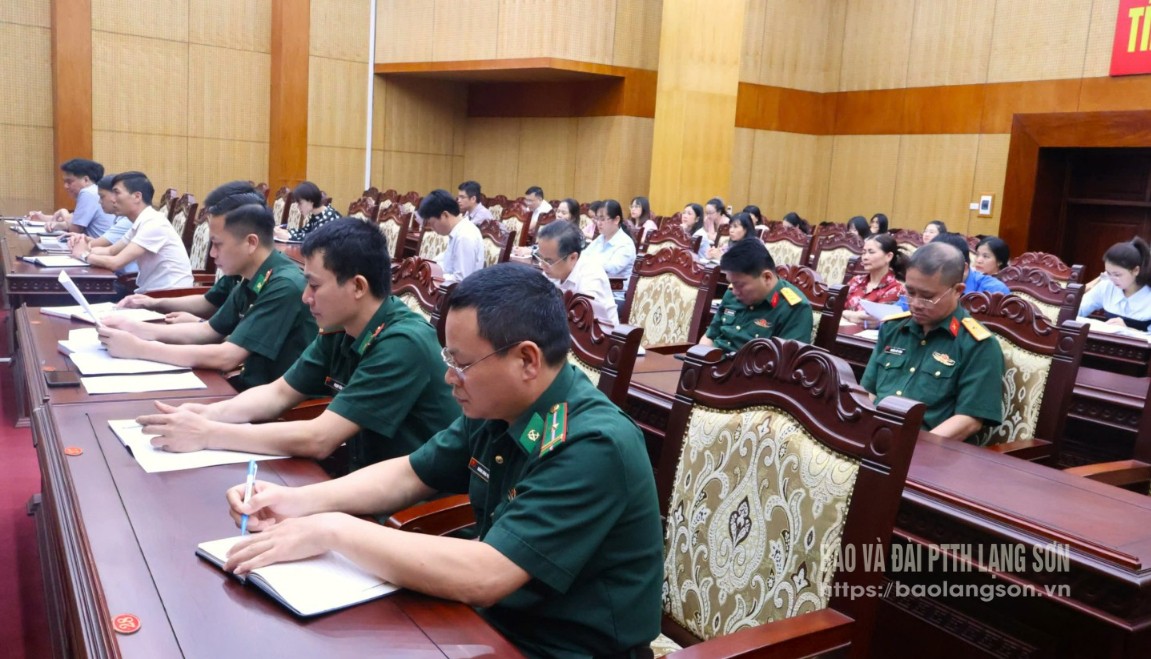 Các đại biểu dự hội nghị
