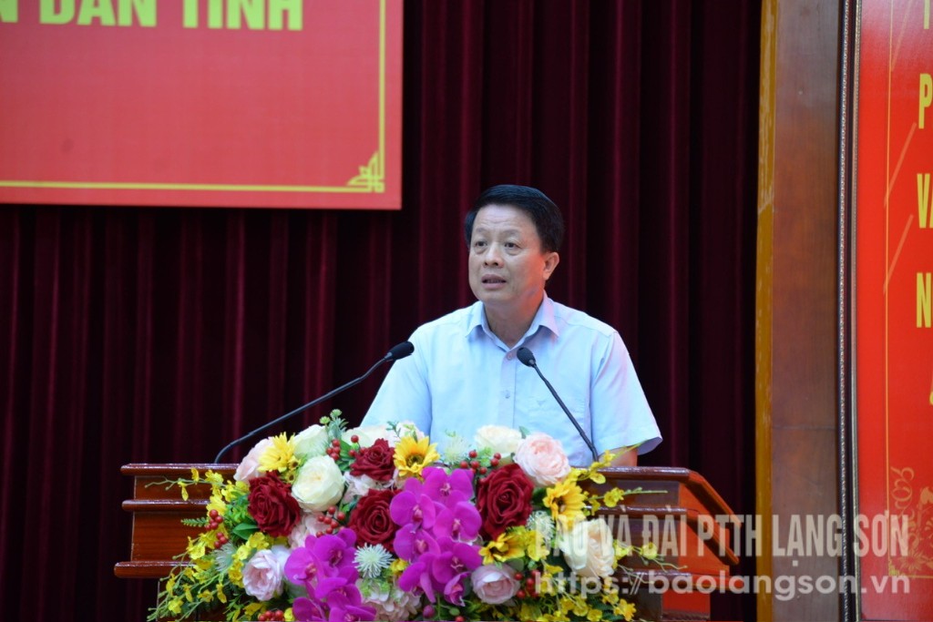 Lãnh đạo Đảng ủy UBND tỉnh phát biểu kết luận tại hội nghị
