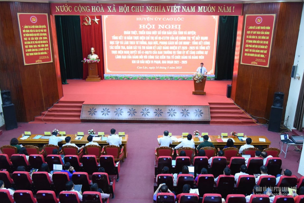 Hội nghị nghe quán triệt một số văn bản của tỉnh, huyện