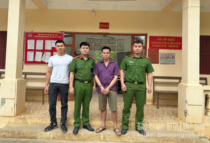 anh,2,co,quan,cong,an,lay,loi,khai,doi,tuong,vi,van,nam,2,15590214.jpg