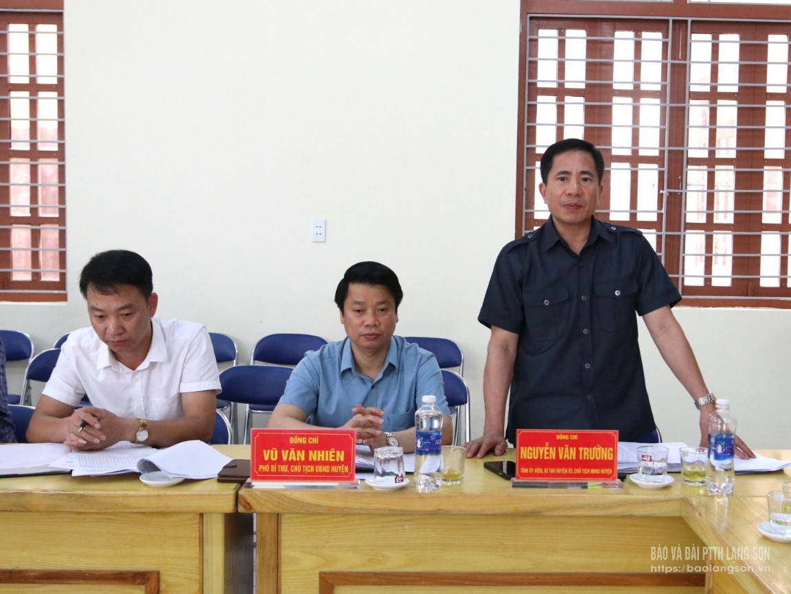 Lãnh đạo Huyện ủy Văn Lãng phát biểu làm rõ thêm một số nội dung tại buổi kiểm tra