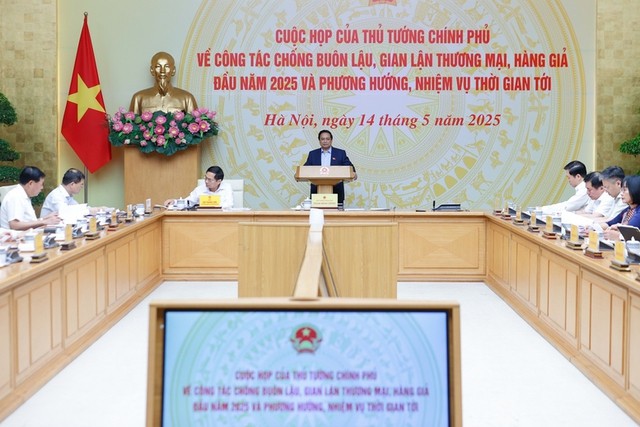 Thủ tướng yêu cầu kiểm điểm nghiêm khắc, làm rõ nguyên nhân và trách nhiệm của tổ chức, cá nhân, đồng thời đề xuất nhiệm vụ, giải pháp, trách nhiệm của các cơ quan, các địa phương, lực lượng chức năng để ngăn chặn, đẩy lùi và chấm dứt tình trạng buôn lậu, gian lận thương mại, hàng giả