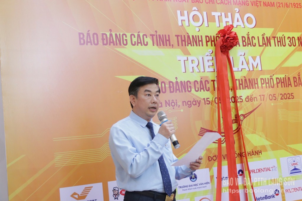  Tổng Biên tập Nguyễn Minh Đức Báo Hànộimới phát biểu tại chương trình
