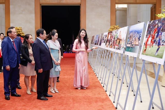 Trưng bày ảnh về đất nước, con người và mối quan hệ Việt Nam - Thái Lan giới thiệu gần 20 bức ảnh về đất nước, con người của mỗi nước - Ảnh: VGP/Nhật Bắc