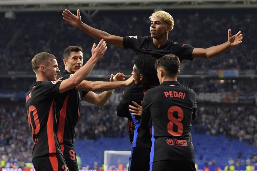Barca nhận được thưởng lớn nhờ mùa giải thành công ở đấu trường quốc nội. Ảnh: Barca Blaugranes