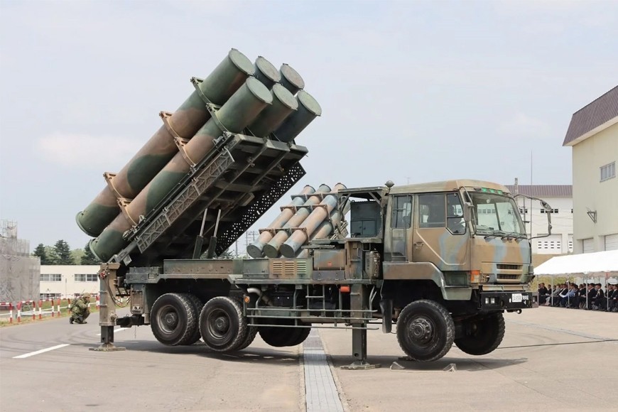 Tên lửa Type 88 bay theo một quỹ đạo phức tạp đã được lập trình sẵn, cho phép nó vượt qua địa hình phức tạp trước khi khóa mục tiêu bằng hệ thống radar chủ động ở giai đoạn cuối. Ảnh: Telegram