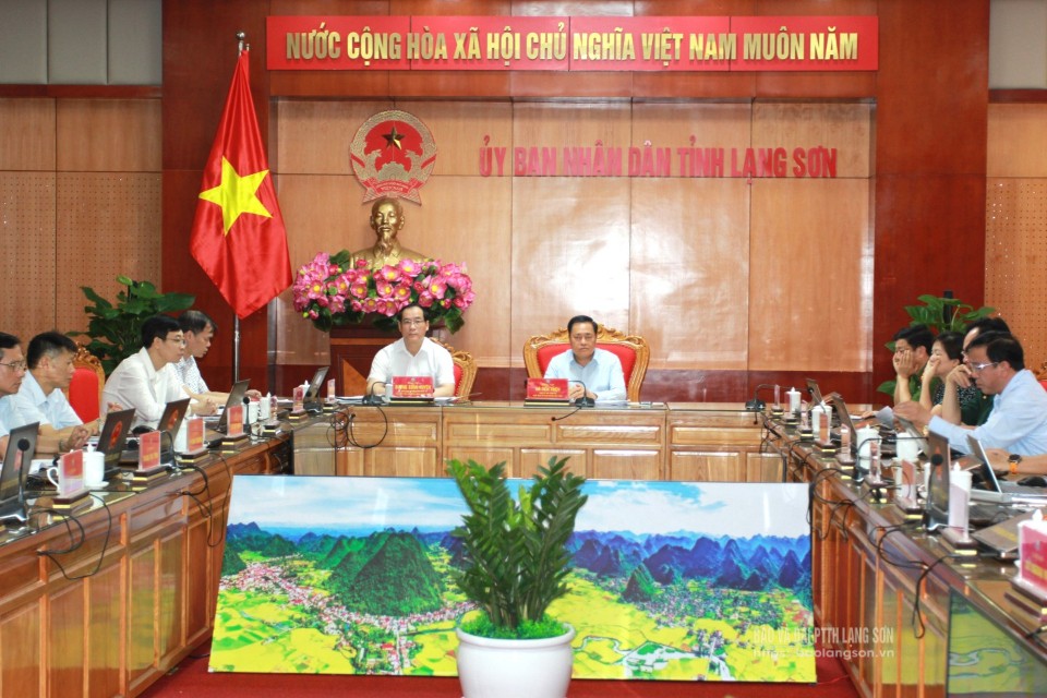 Các đại biểu dự phiên họp tại điểm cầu tỉnh Lạng Sơn