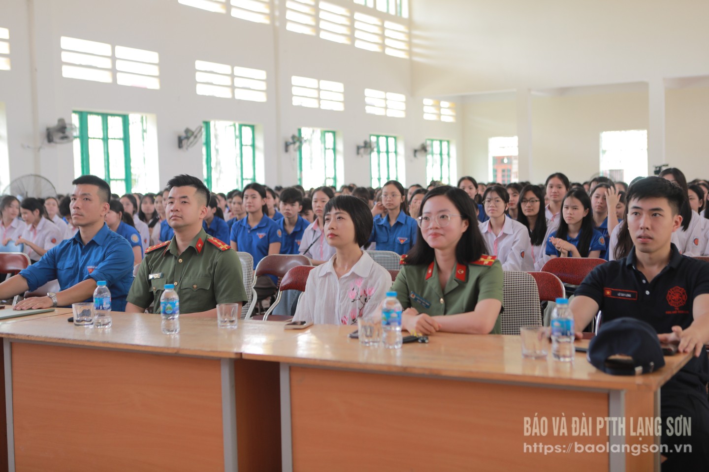 Các đại biểu tham dự chương trình