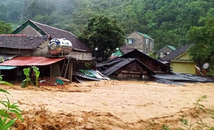 Mưa lớn vẫn tiếp diễn ở Bắc Bộ từ chiều tối nay đến đêm mai 18/5, đề phòng lũ quét và sạt lở đất. (Ảnh minh hoạ: Trần Lộc)